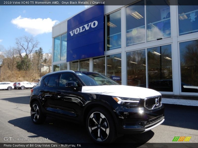 Onyx Black Metallic / Charcoal 2019 Volvo XC40 T5 Momentum AWD