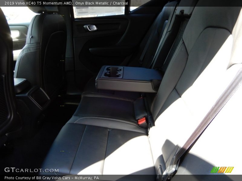 Onyx Black Metallic / Charcoal 2019 Volvo XC40 T5 Momentum AWD