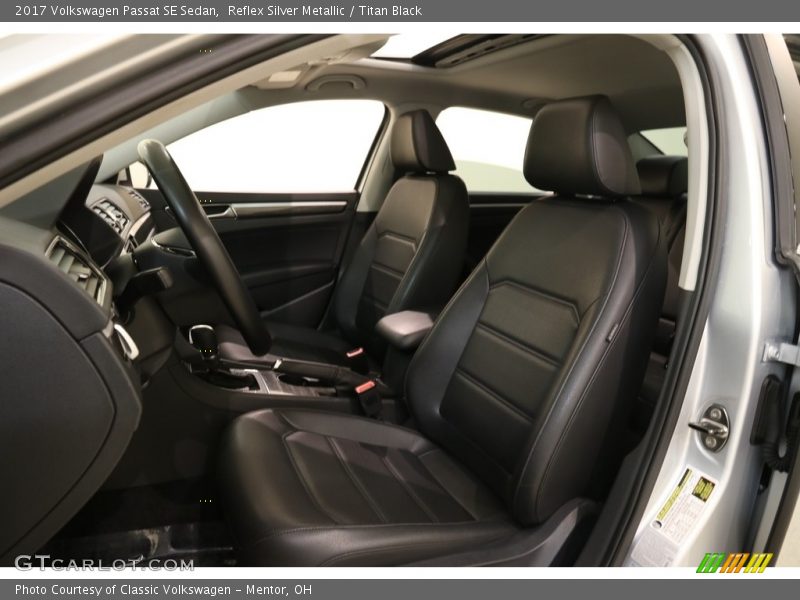 Reflex Silver Metallic / Titan Black 2017 Volkswagen Passat SE Sedan