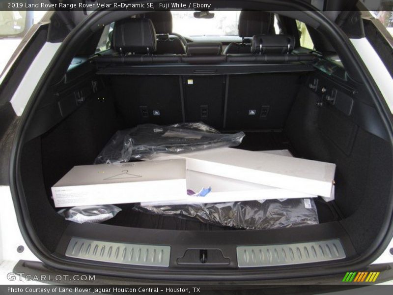 Fuji White / Ebony 2019 Land Rover Range Rover Velar R-Dynamic SE