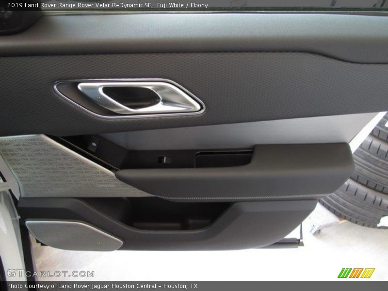 Fuji White / Ebony 2019 Land Rover Range Rover Velar R-Dynamic SE
