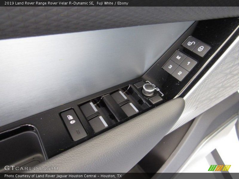 Fuji White / Ebony 2019 Land Rover Range Rover Velar R-Dynamic SE