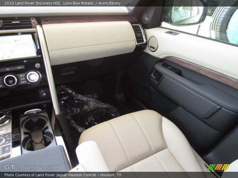 Loire Blue Metallic / Acorn/Ebony 2019 Land Rover Discovery HSE