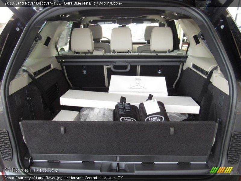 Loire Blue Metallic / Acorn/Ebony 2019 Land Rover Discovery HSE