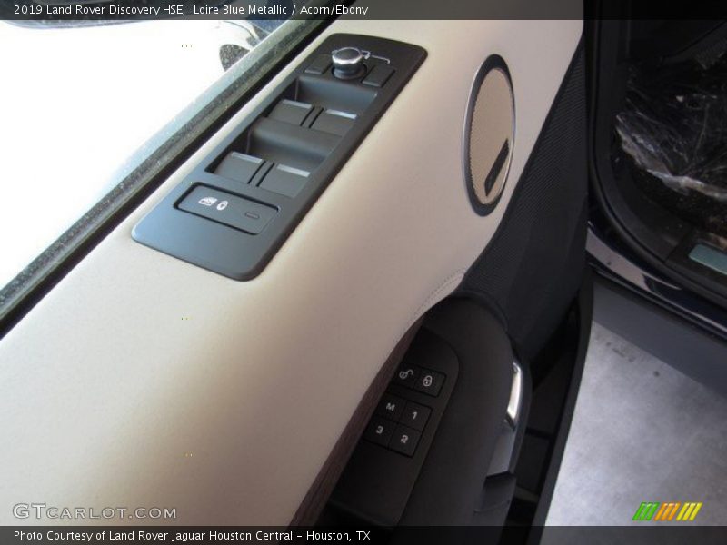 Loire Blue Metallic / Acorn/Ebony 2019 Land Rover Discovery HSE