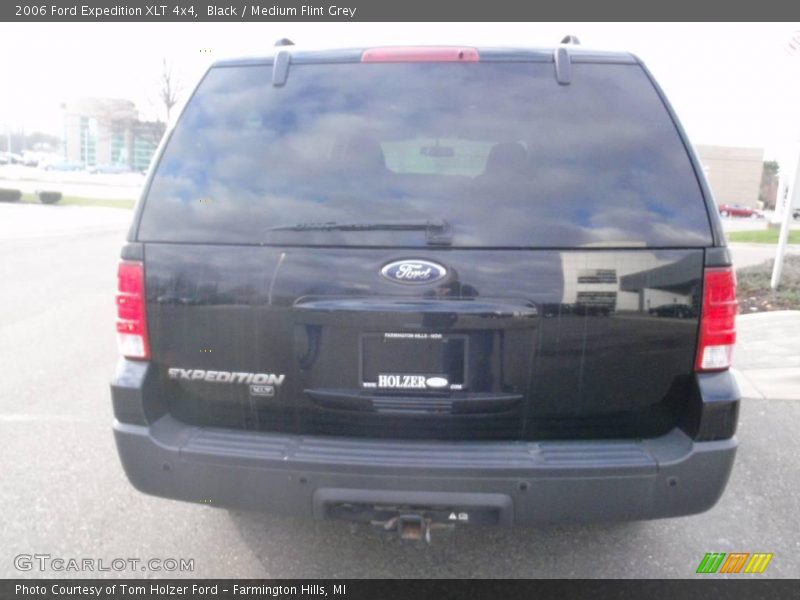 Black / Medium Flint Grey 2006 Ford Expedition XLT 4x4