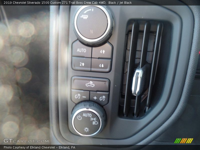 Black / Jet Black 2019 Chevrolet Silverado 1500 Custom Z71 Trail Boss Crew Cab 4WD