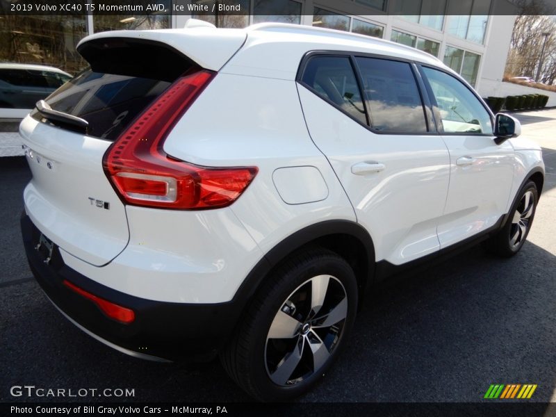 Ice White / Blond 2019 Volvo XC40 T5 Momentum AWD