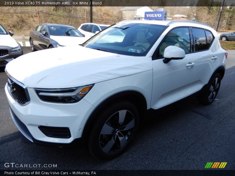 Ice White / Blond 2019 Volvo XC40 T5 Momentum AWD