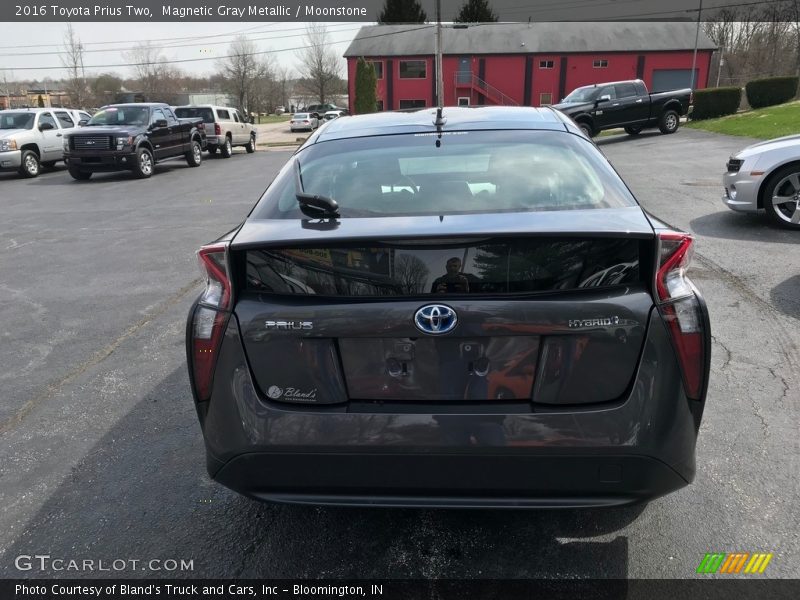 Magnetic Gray Metallic / Moonstone 2016 Toyota Prius Two