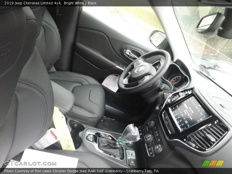 Bright White / Black 2019 Jeep Cherokee Limited 4x4