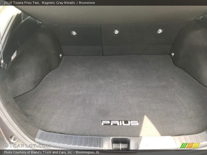Magnetic Gray Metallic / Moonstone 2016 Toyota Prius Two