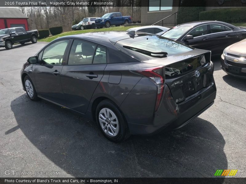 Magnetic Gray Metallic / Moonstone 2016 Toyota Prius Two
