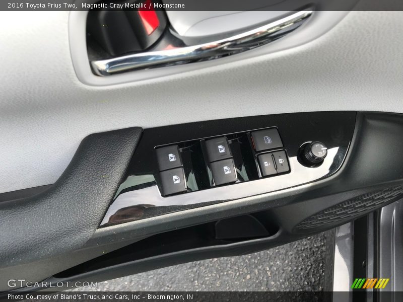 Magnetic Gray Metallic / Moonstone 2016 Toyota Prius Two