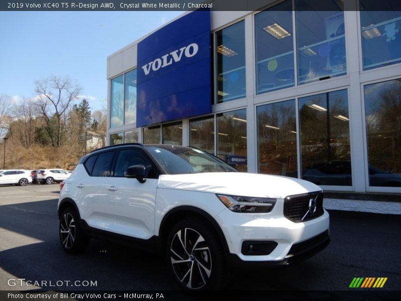 Crystal White Metallic / Charcoal 2019 Volvo XC40 T5 R-Design AWD