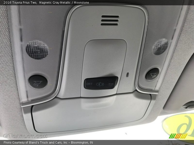 Magnetic Gray Metallic / Moonstone 2016 Toyota Prius Two