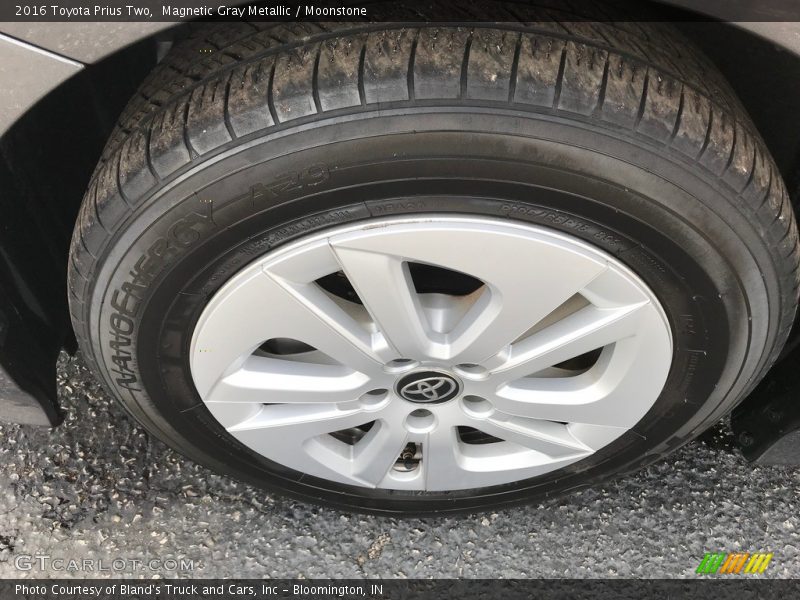Magnetic Gray Metallic / Moonstone 2016 Toyota Prius Two