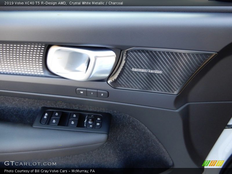 Crystal White Metallic / Charcoal 2019 Volvo XC40 T5 R-Design AWD