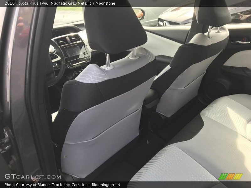 Magnetic Gray Metallic / Moonstone 2016 Toyota Prius Two