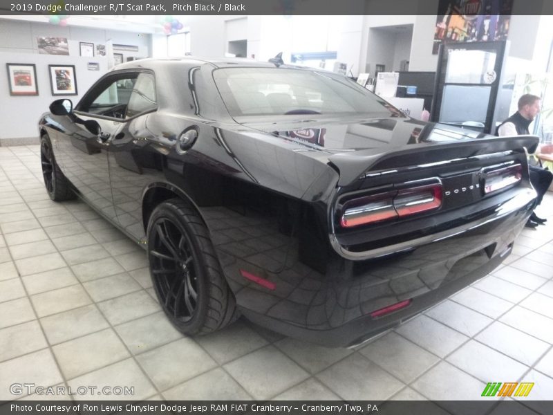 Pitch Black / Black 2019 Dodge Challenger R/T Scat Pack