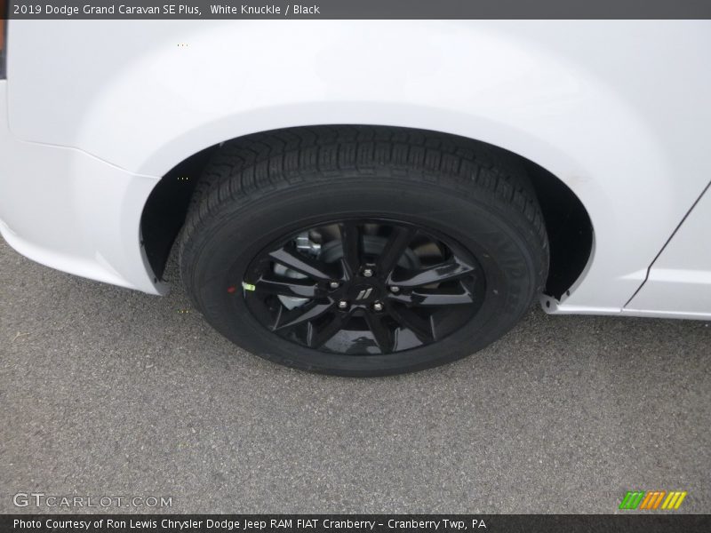 White Knuckle / Black 2019 Dodge Grand Caravan SE Plus