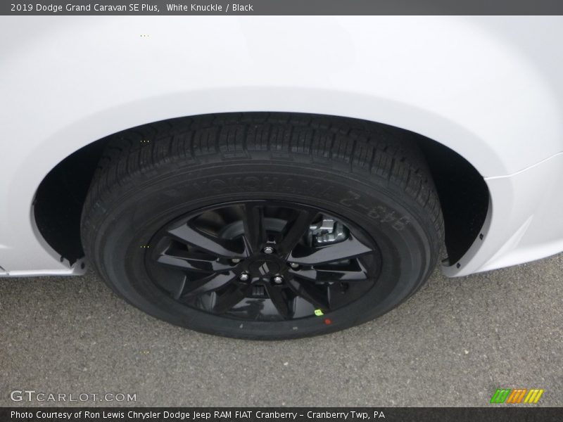 White Knuckle / Black 2019 Dodge Grand Caravan SE Plus
