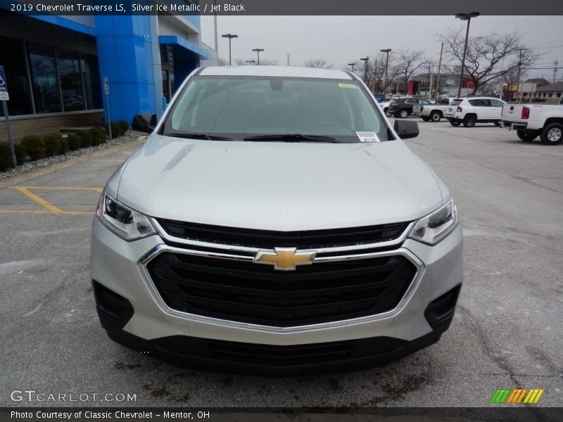 Silver Ice Metallic / Jet Black 2019 Chevrolet Traverse LS