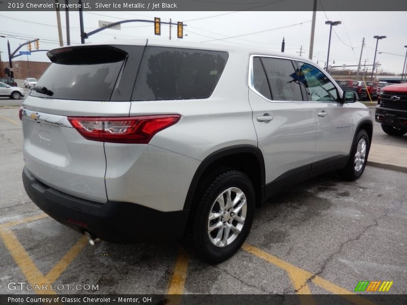 Silver Ice Metallic / Jet Black 2019 Chevrolet Traverse LS