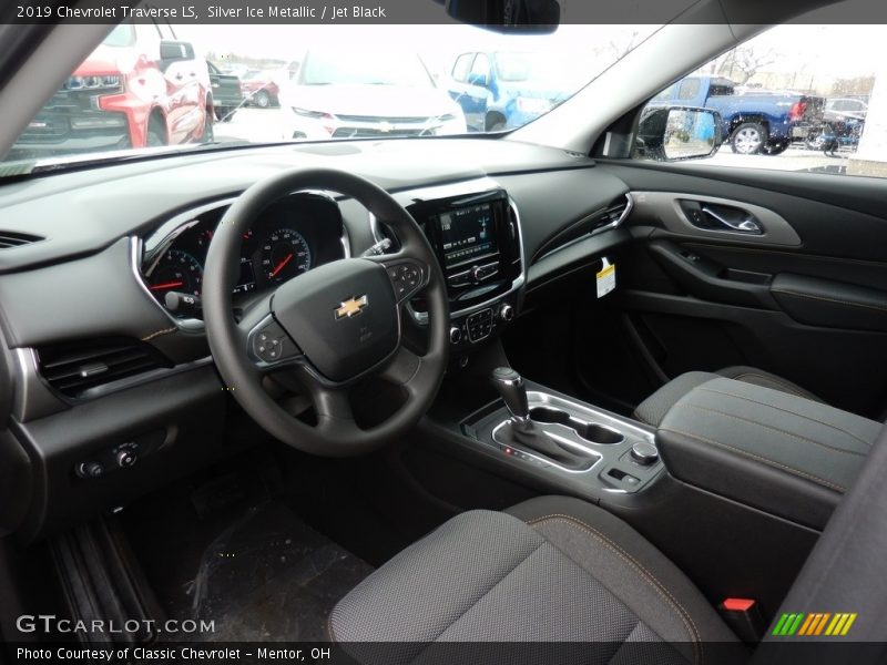 Silver Ice Metallic / Jet Black 2019 Chevrolet Traverse LS