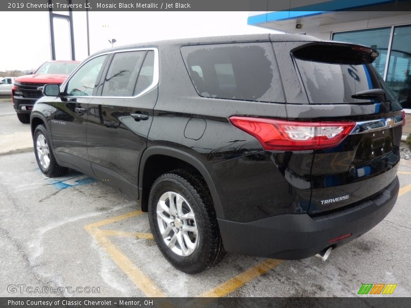 Mosaic Black Metallic / Jet Black 2019 Chevrolet Traverse LS
