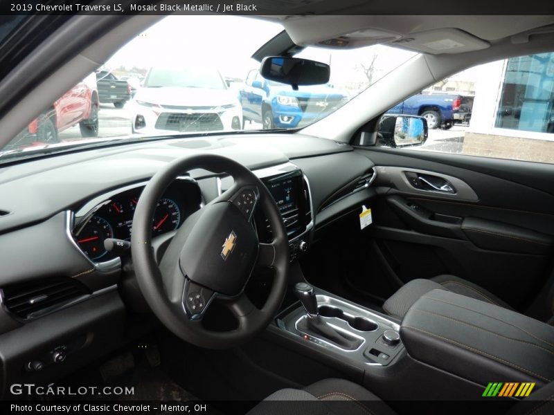 Mosaic Black Metallic / Jet Black 2019 Chevrolet Traverse LS