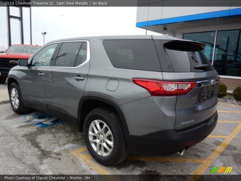 Satin Steel Metallic / Jet Black 2019 Chevrolet Traverse LS