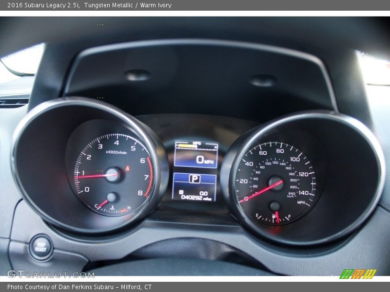 Tungsten Metallic / Warm Ivory 2016 Subaru Legacy 2.5i