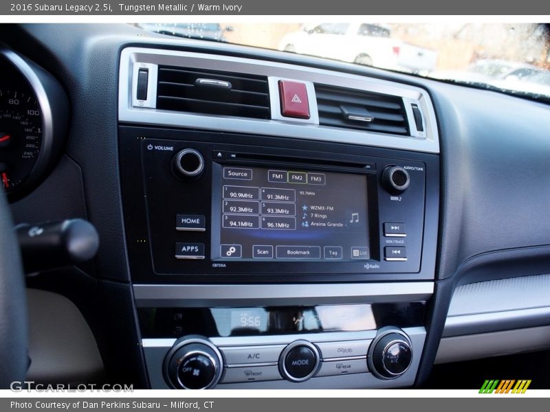 Tungsten Metallic / Warm Ivory 2016 Subaru Legacy 2.5i