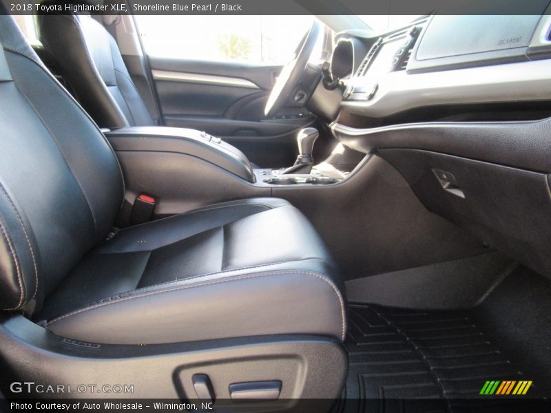 Shoreline Blue Pearl / Black 2018 Toyota Highlander XLE