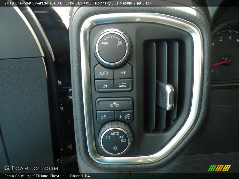 Controls of 2019 Silverado 1500 LT Crew Cab 4WD