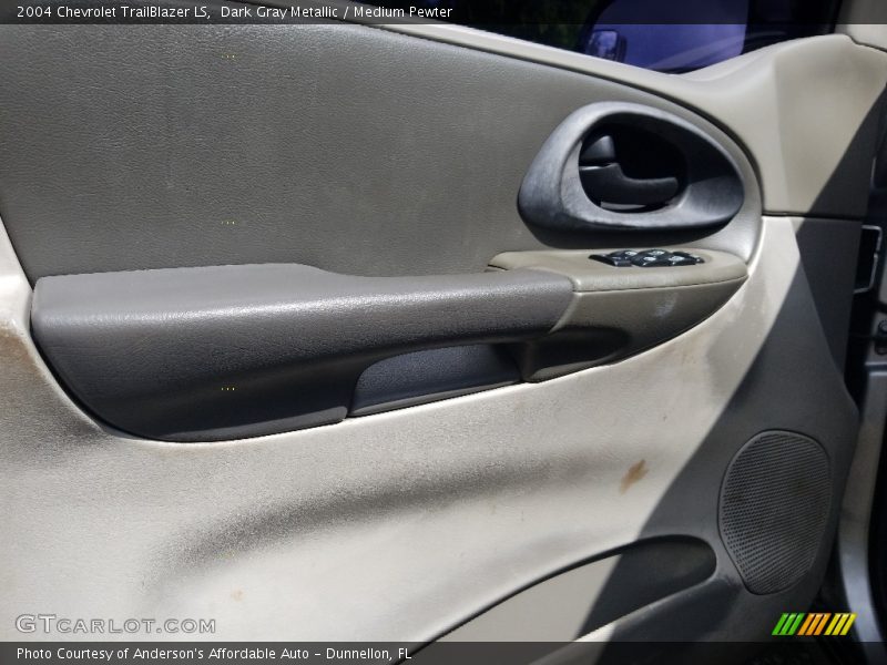 Dark Gray Metallic / Medium Pewter 2004 Chevrolet TrailBlazer LS