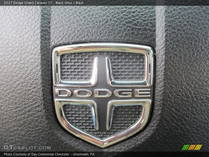 Black Onyx / Black 2017 Dodge Grand Caravan GT