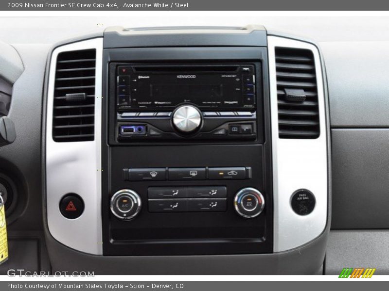 Avalanche White / Steel 2009 Nissan Frontier SE Crew Cab 4x4