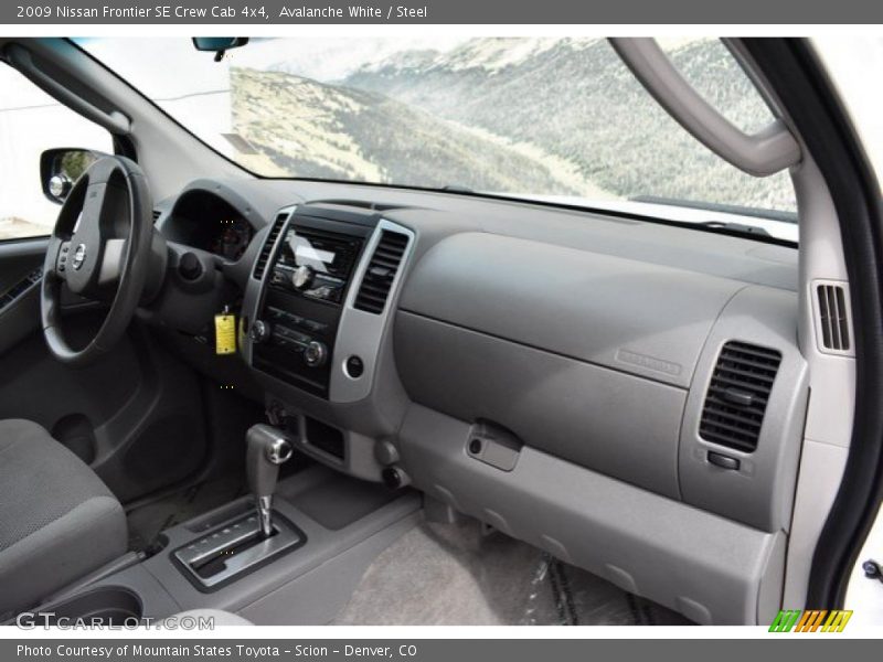 Avalanche White / Steel 2009 Nissan Frontier SE Crew Cab 4x4
