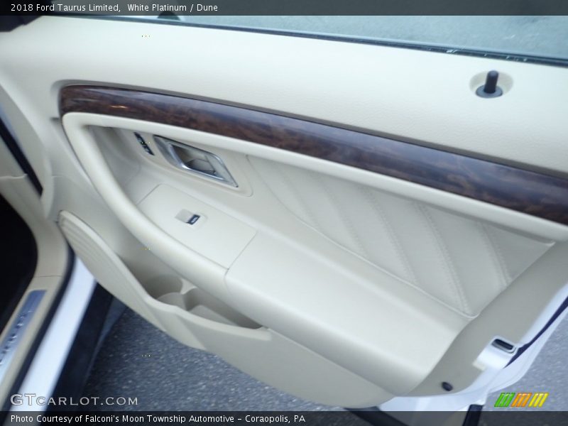 White Platinum / Dune 2018 Ford Taurus Limited