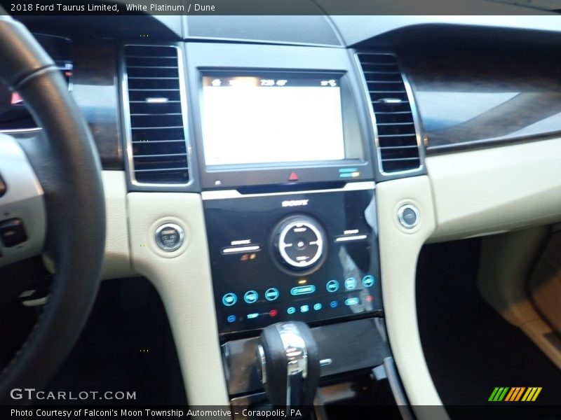 White Platinum / Dune 2018 Ford Taurus Limited