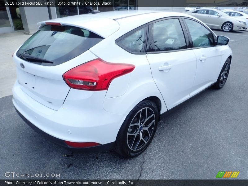 Oxford White / Charcoal Black 2018 Ford Focus SEL Hatch