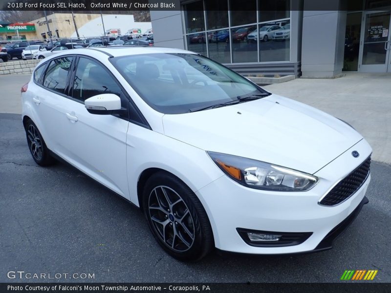 Oxford White / Charcoal Black 2018 Ford Focus SEL Hatch