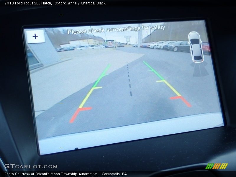 Oxford White / Charcoal Black 2018 Ford Focus SEL Hatch