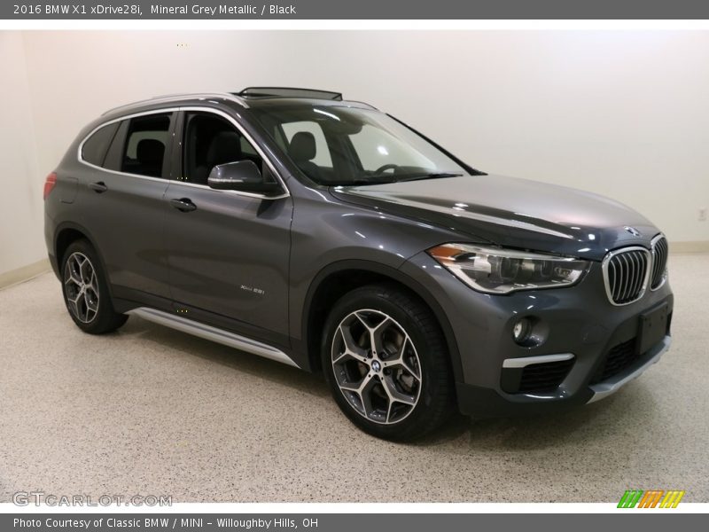 Mineral Grey Metallic / Black 2016 BMW X1 xDrive28i