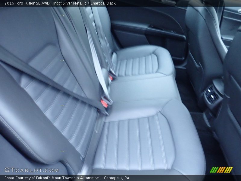 Ingot Silver Metallic / Charcoal Black 2016 Ford Fusion SE AWD