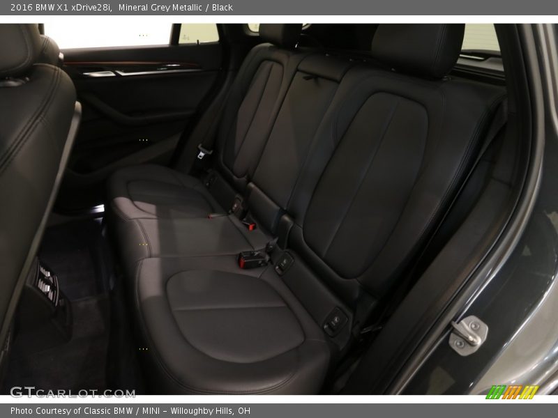 Mineral Grey Metallic / Black 2016 BMW X1 xDrive28i