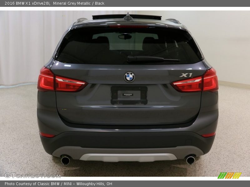 Mineral Grey Metallic / Black 2016 BMW X1 xDrive28i
