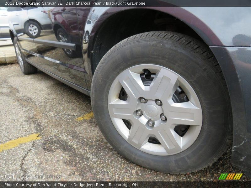 Dark Charcoal Pearl / Black/Light Graystone 2012 Dodge Grand Caravan SE